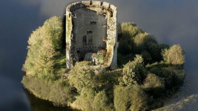 clough-oughter-castle